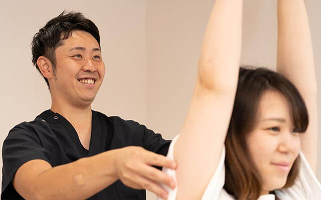 こくあ接骨院の施術風景